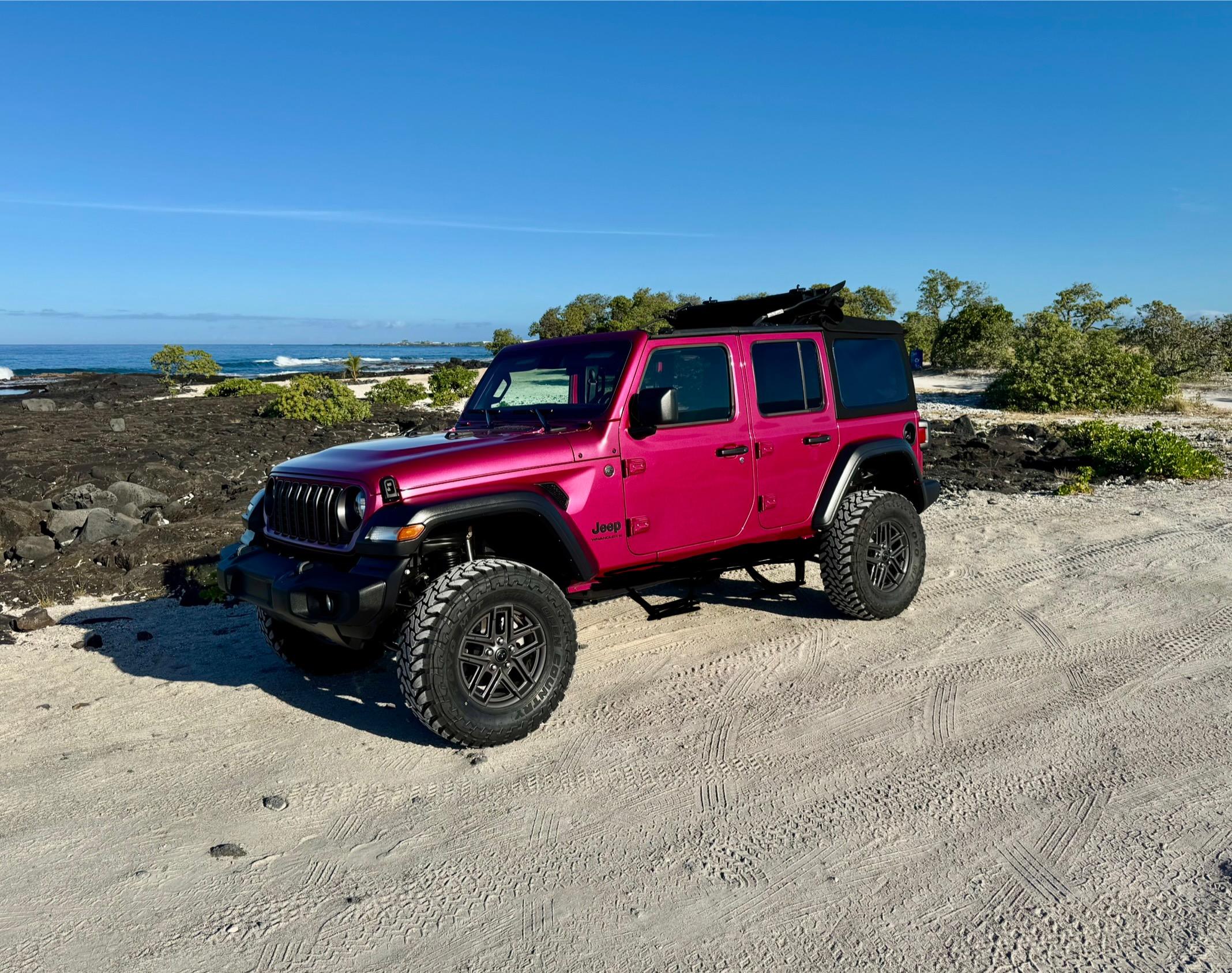 Jeep Sport S Lifted (Tuscadero Pink)