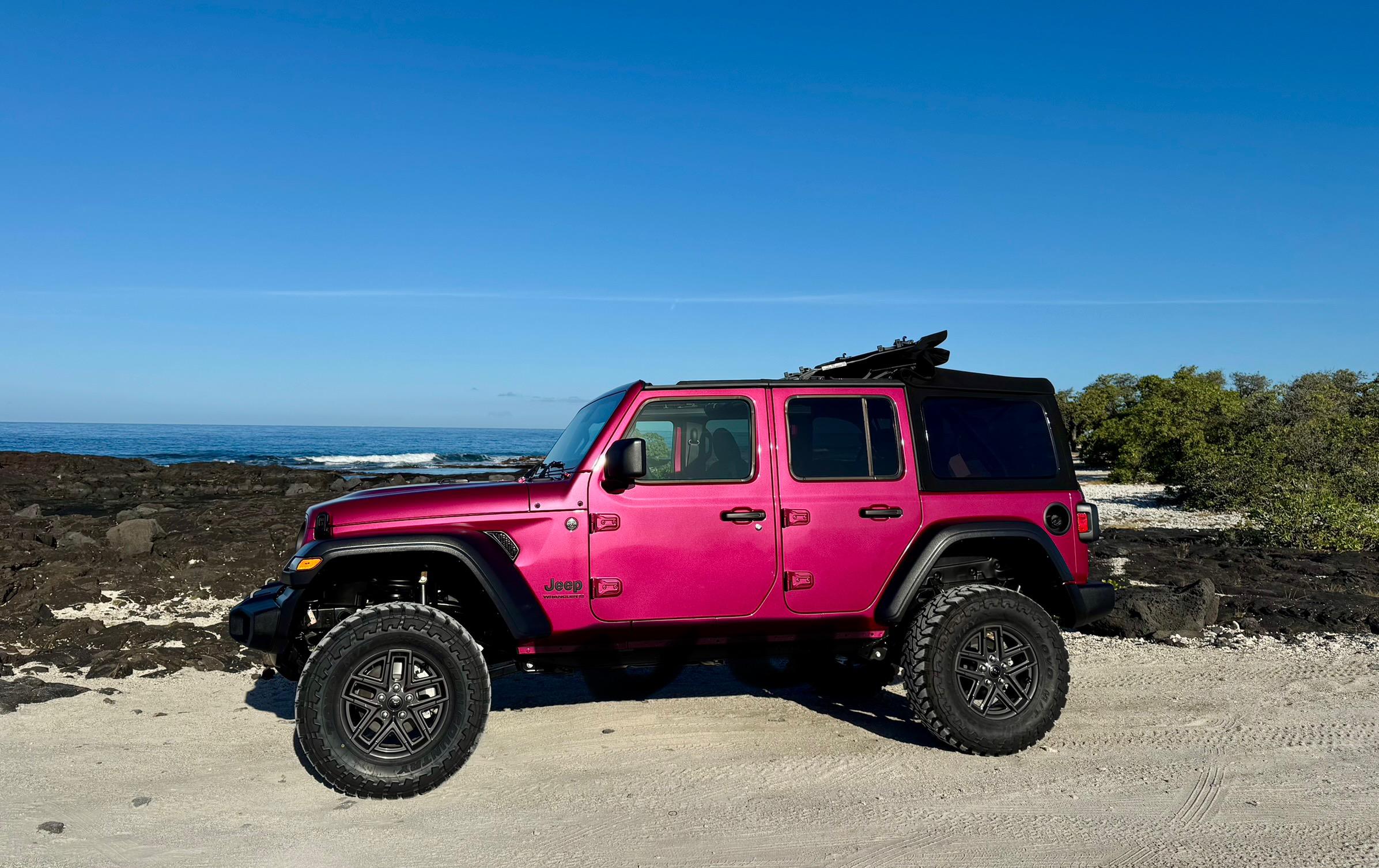 Jeep Sport S Lifted (Tuscadero Pink)