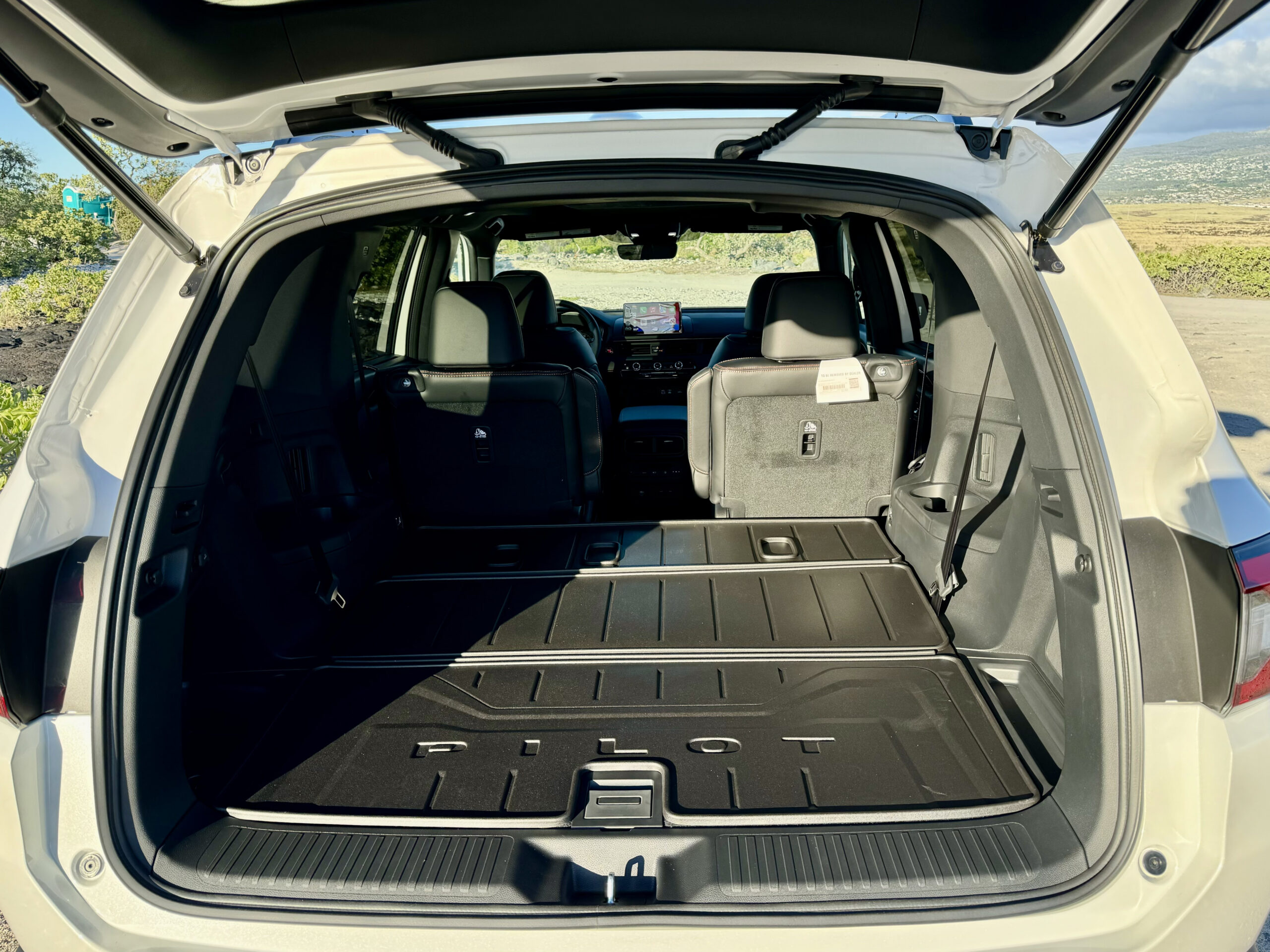 Honda Pilot Trailsport (White) ZLX650