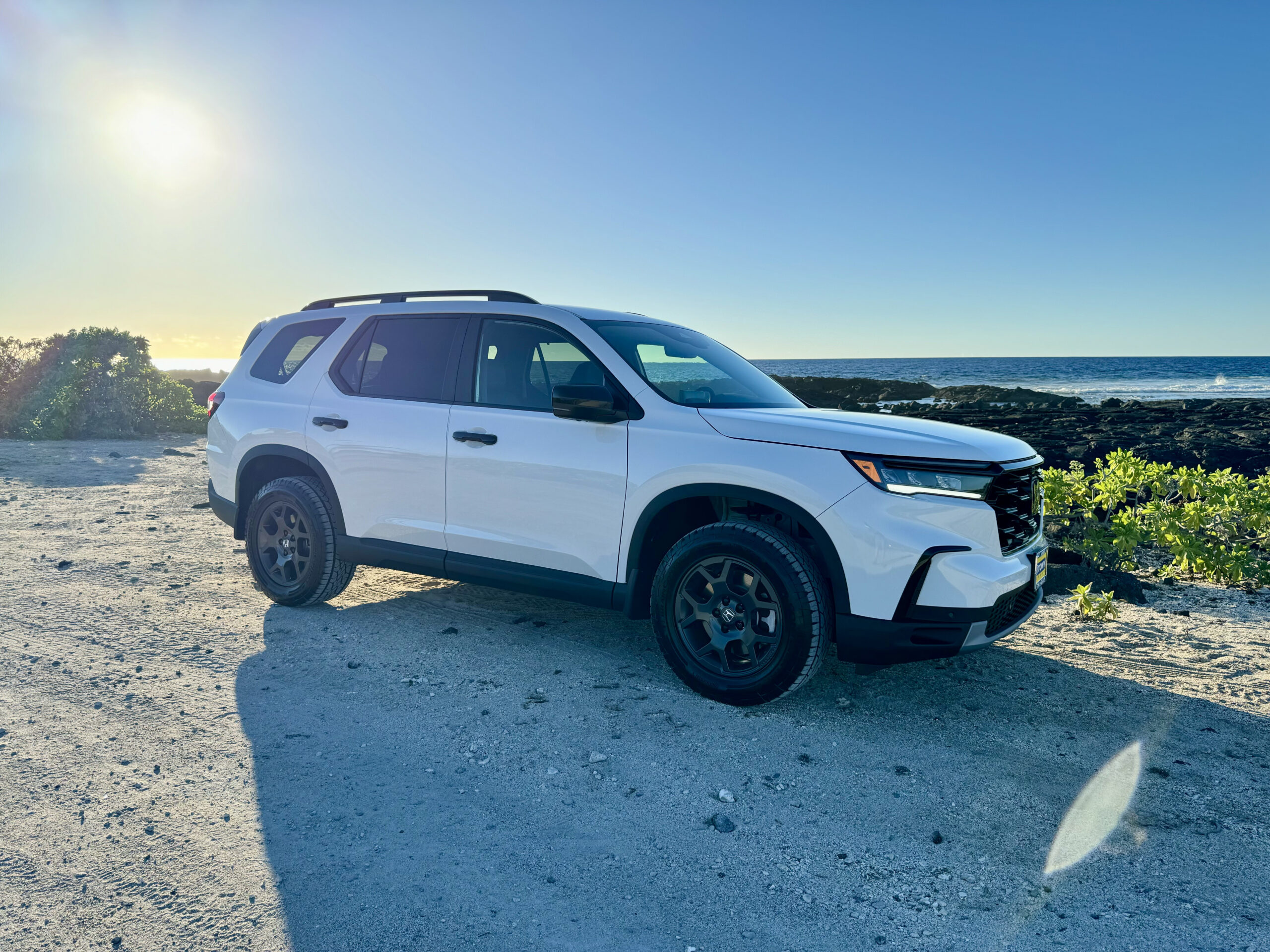 Honda Pilot Trailsport (White) ZLX650