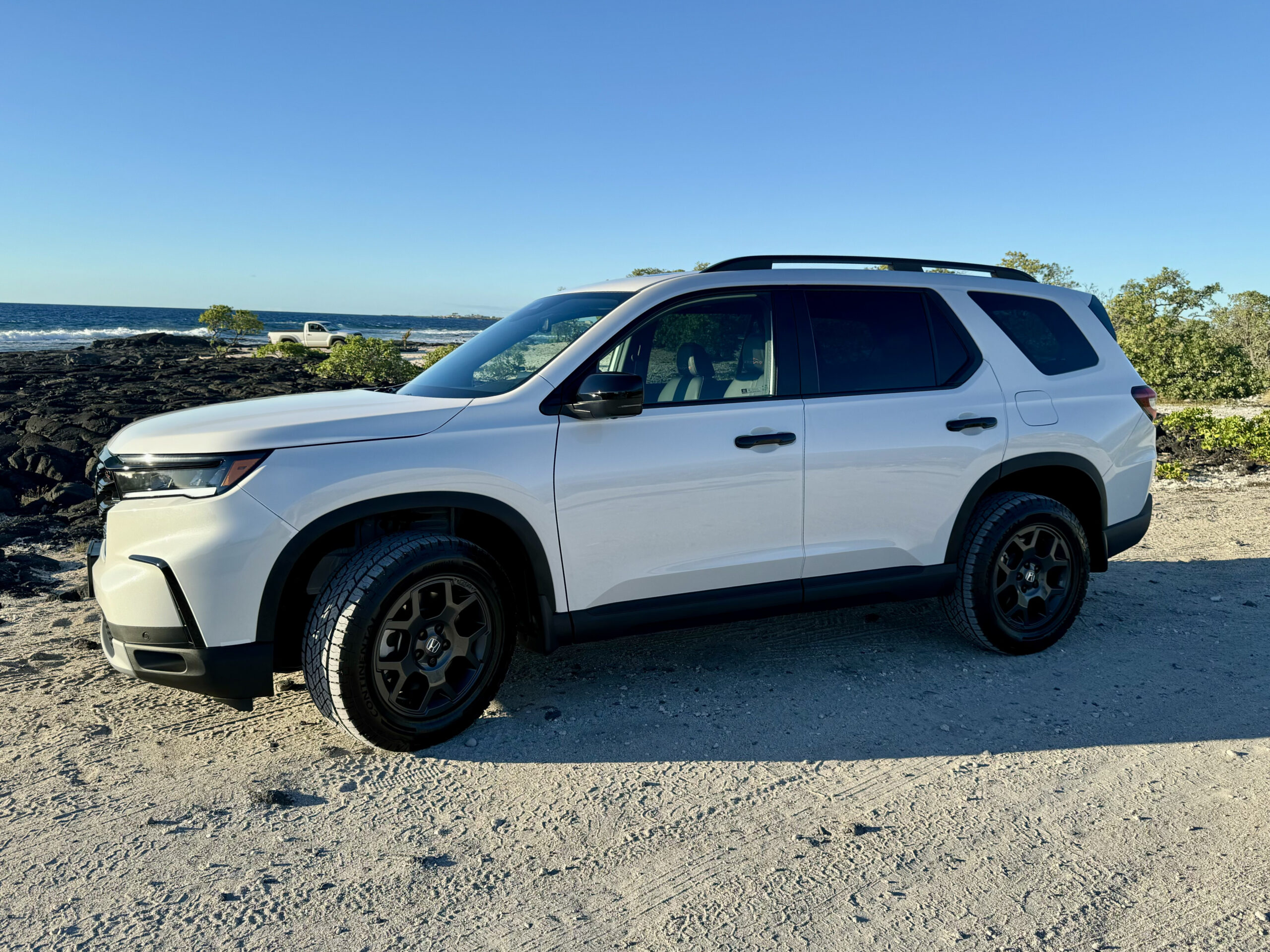 Honda Pilot Trailsport (White) ZLX650