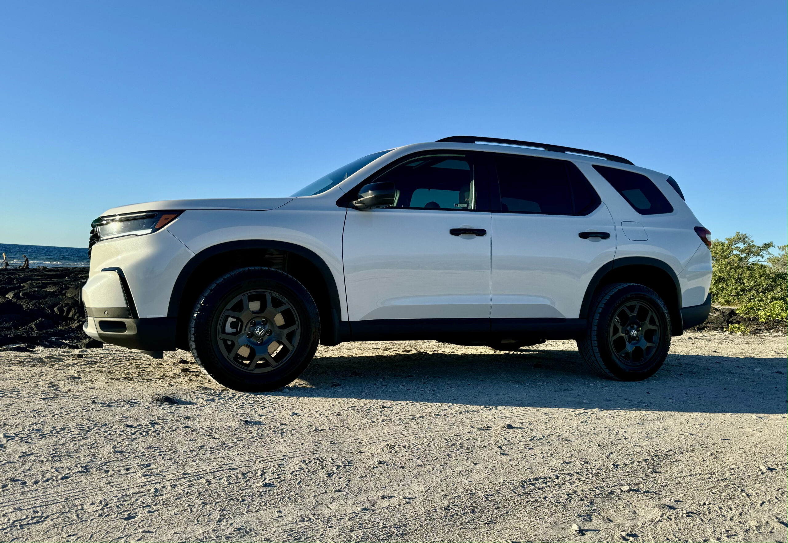 Honda Pilot Trailsport (White) ZLX650