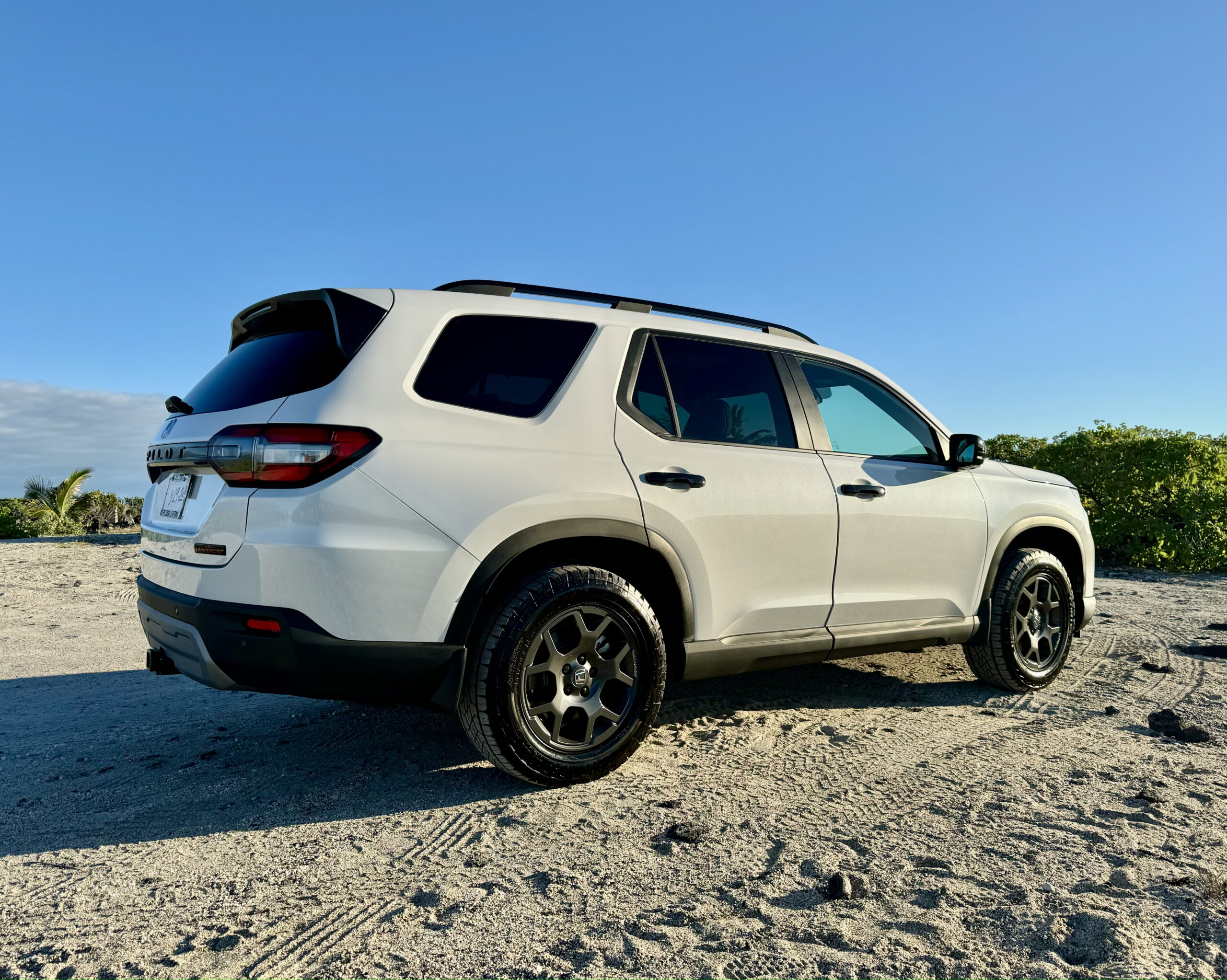 Honda Pilot Trailsport (White) ZLX650
